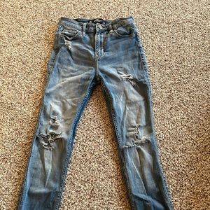 Light wash skinny jeans